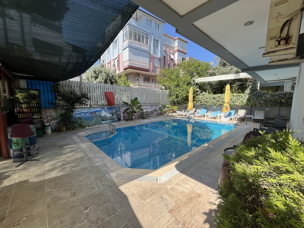 Lunay Hotel 30/33