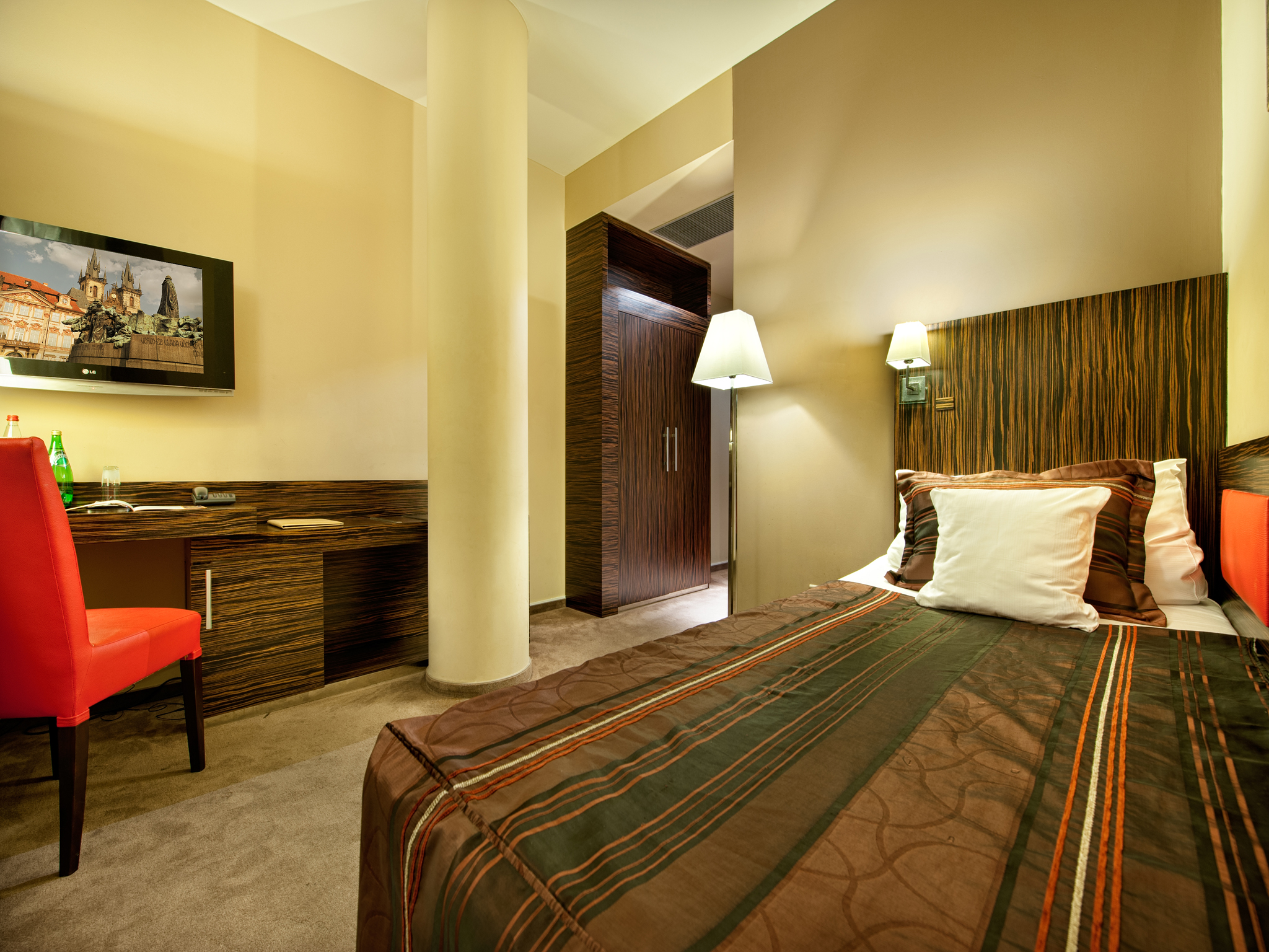 Room, Single