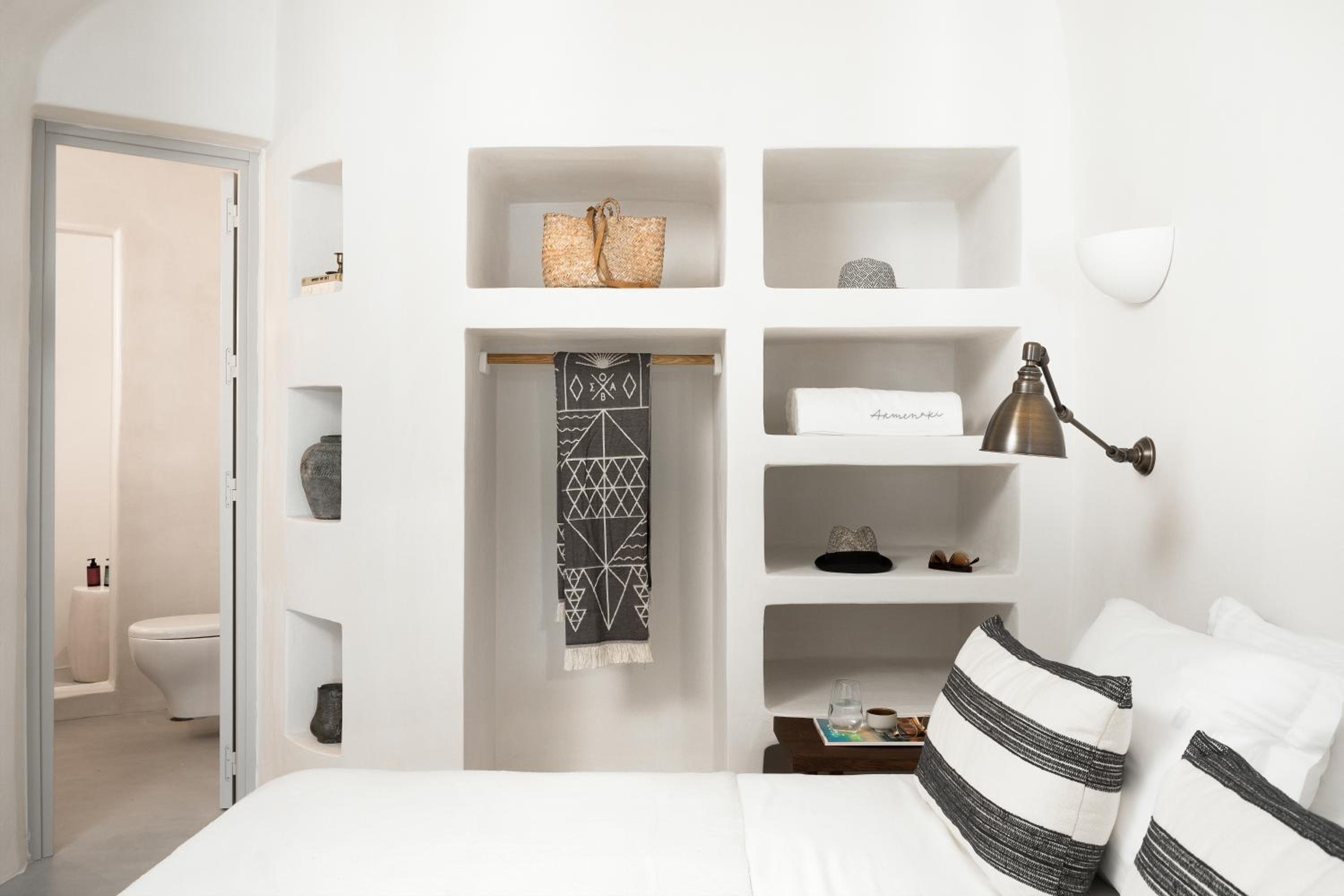 Cave, Suite, King Bed, Sofa