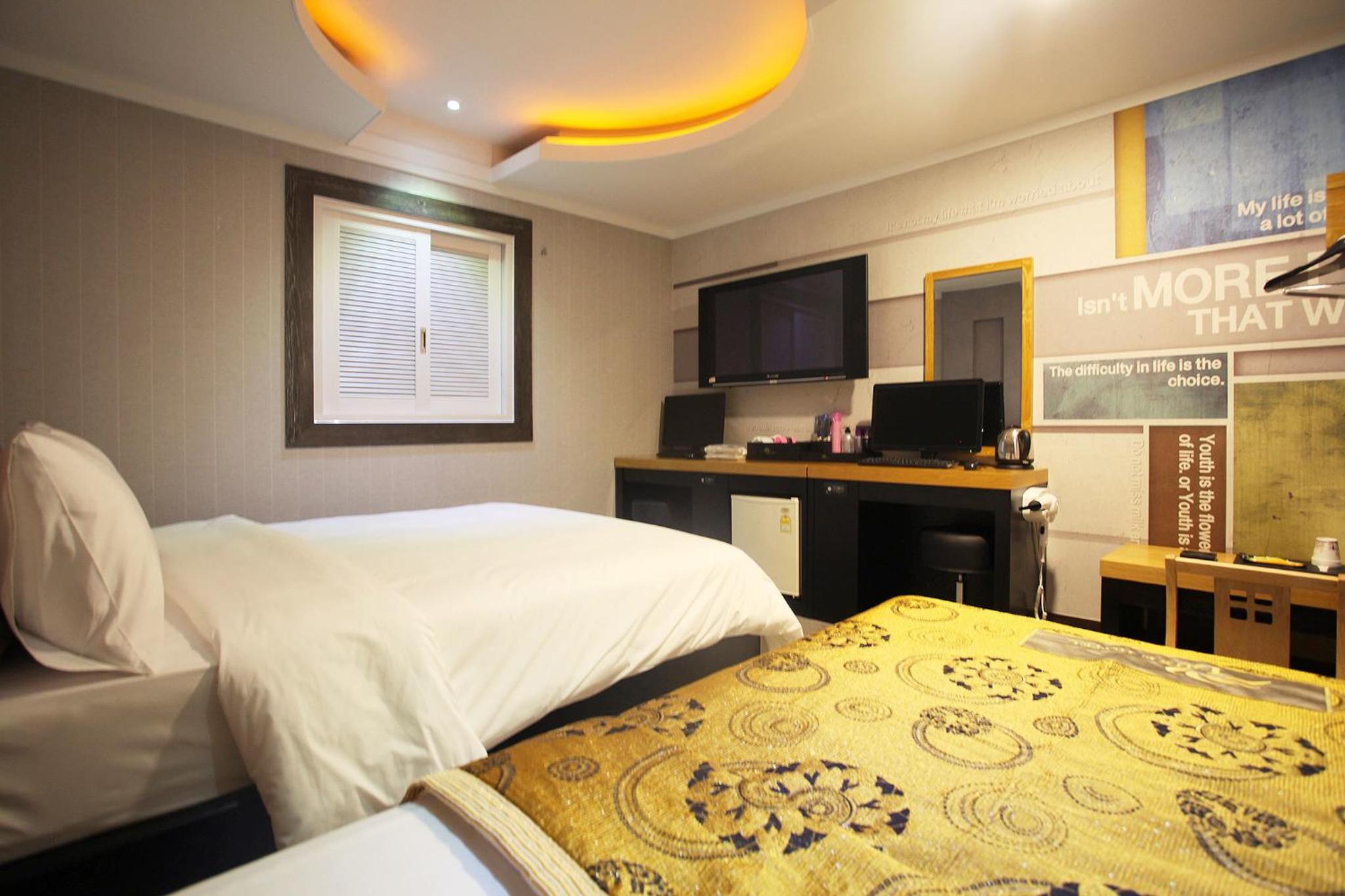 Hotel Luxe 16/75