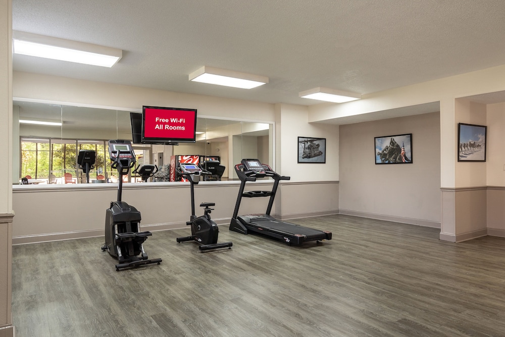 Red Roof Inn Suites Jacksonville Nc 30/53