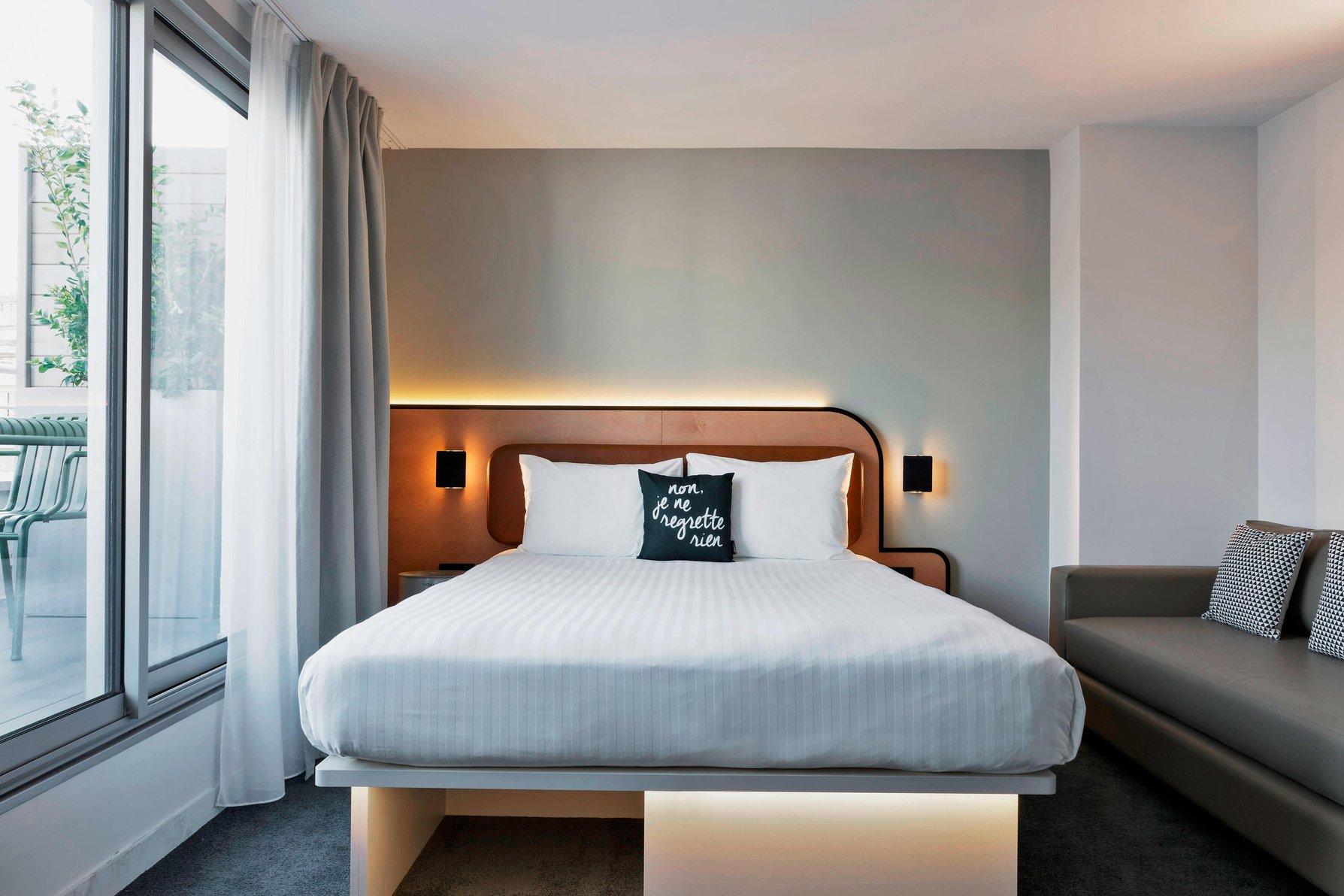 Moxy Sleeper, Guest Room, Triple, Queen Bed, Sofa