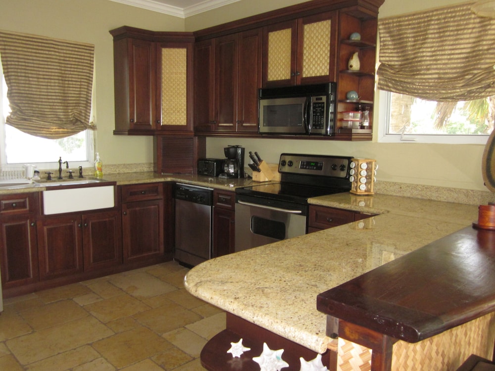 February Point Resort Estates Bb1 31/50