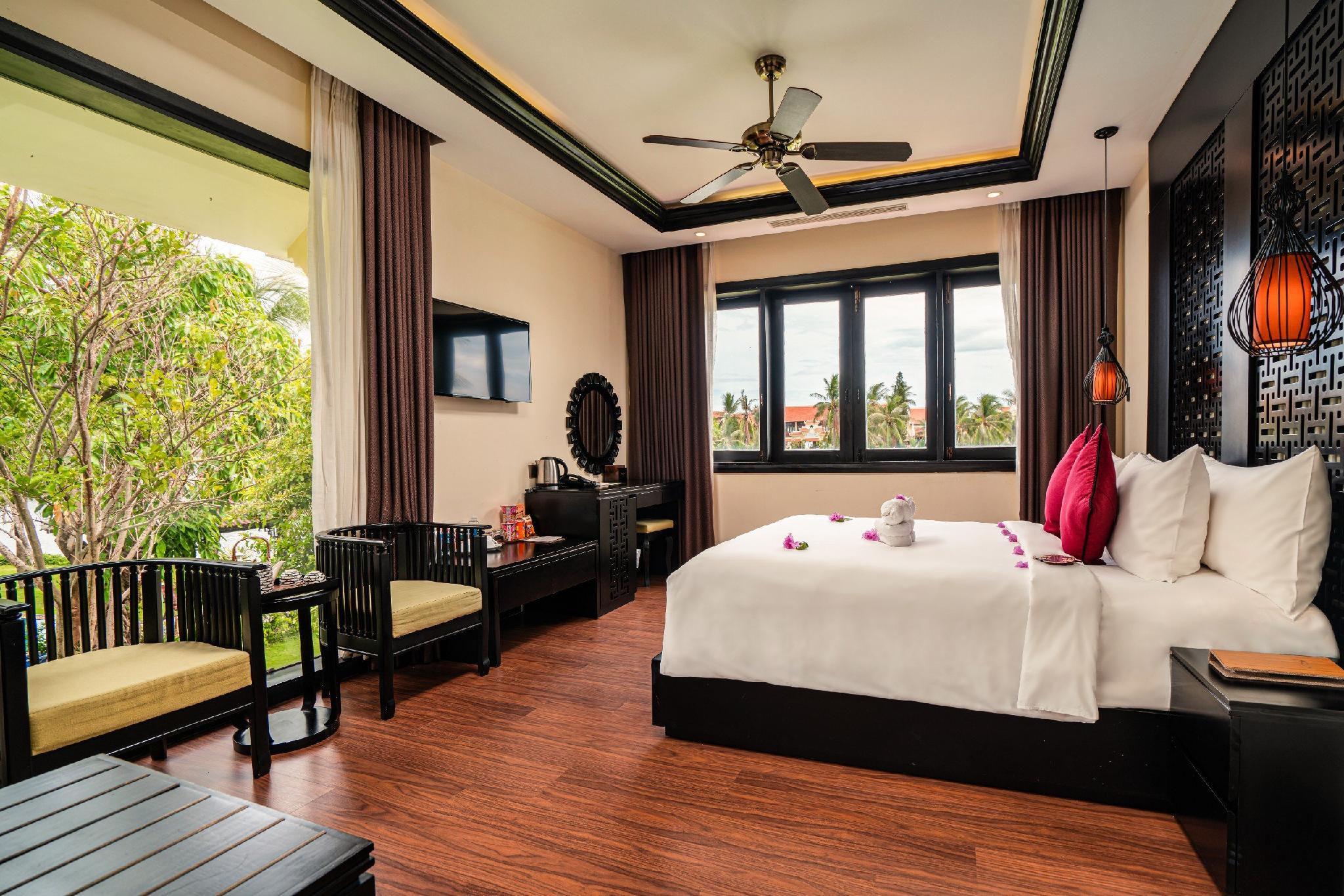 4 BEDROOMS, VILLA