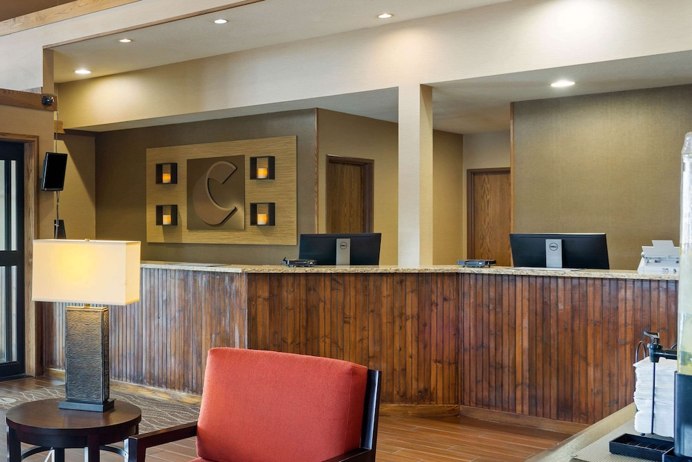 Comfort Inn Marshall Station 5/40