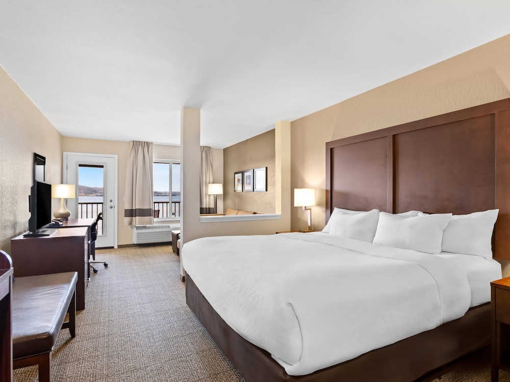 Comfort Inn and Suites Munising - Lakefront 21/49
