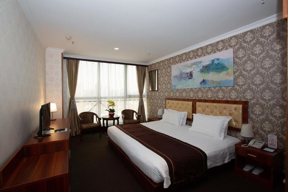 MAGNIFICENT INTERNATIONAL HOTEL 11/56