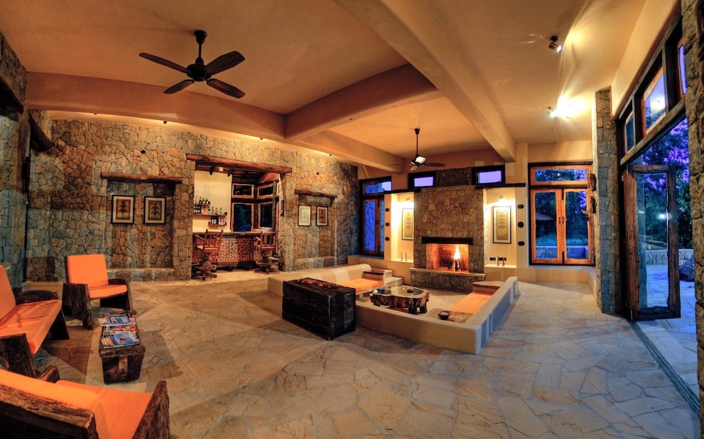 Kanha Earth Lodge 22/50