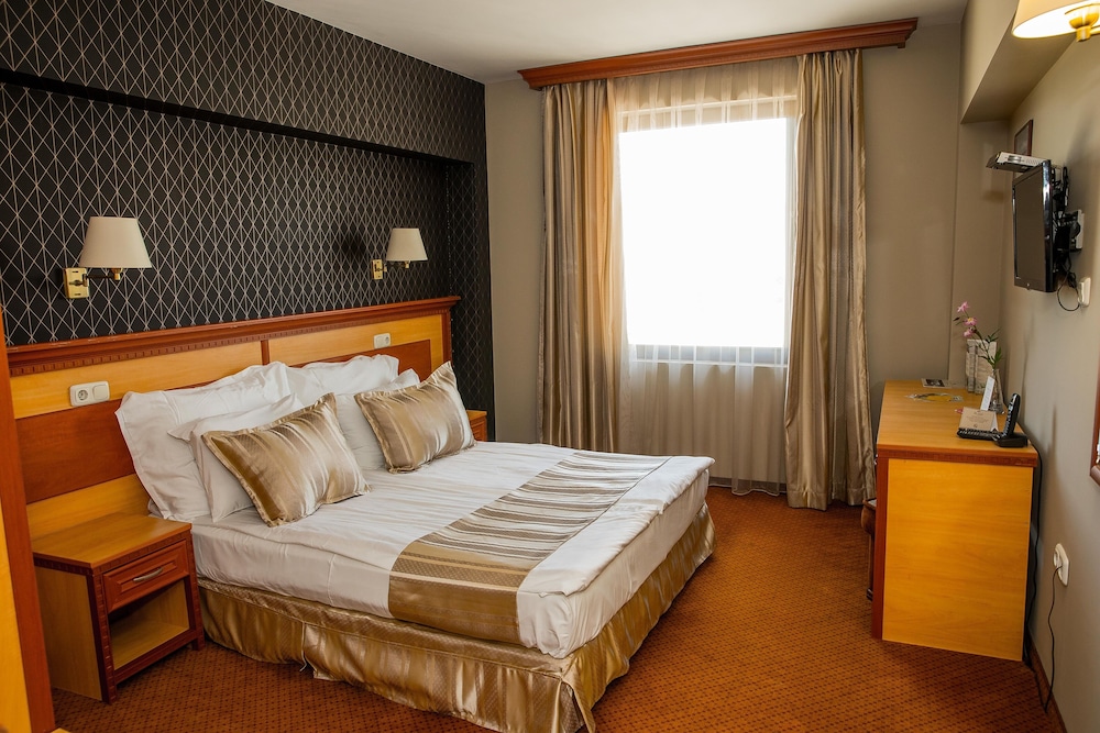 Classic, King Bed