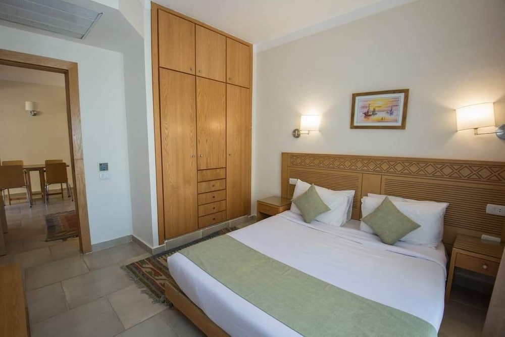 Eagles Downtown Zahabia Resort & Aqua Park 34/73