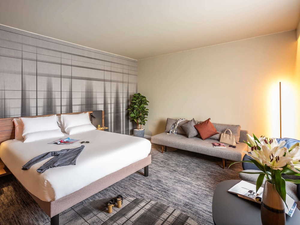 NOVOTEL CAMBRIDGE NORTH 42/70