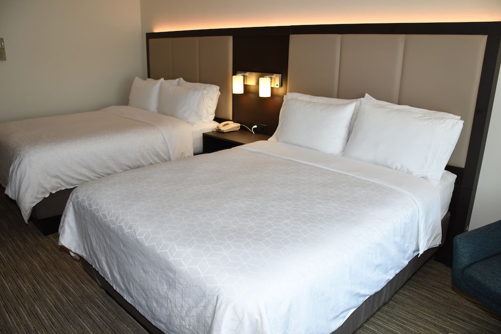 Holiday Inn Express Hotel And Suites Evanston 13/50