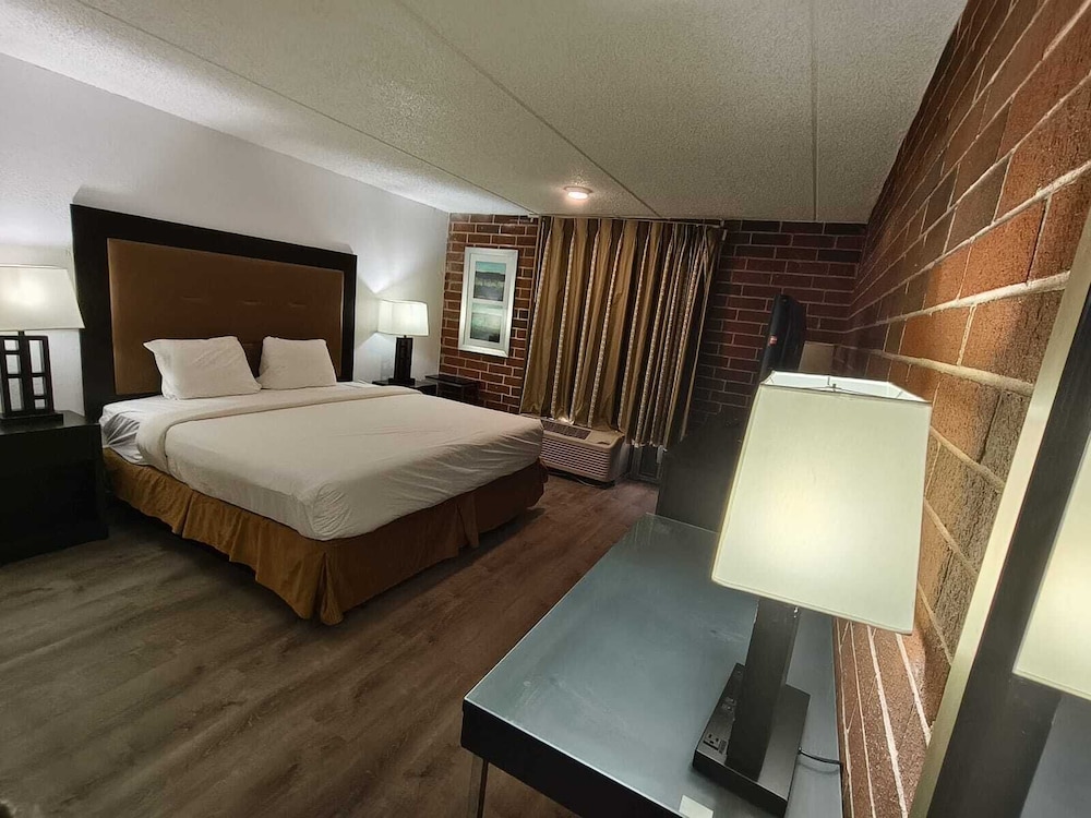 Plaza Hotel By OYO Calumet Park Near Alsip I 57 37/62