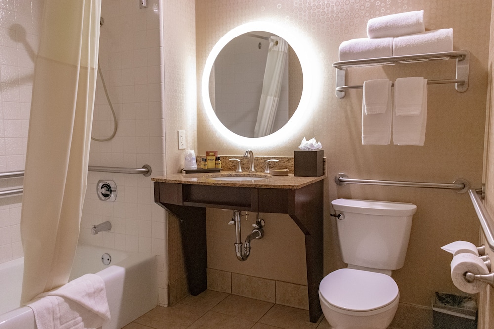 Best Western Plus Suites Hotel Coronado Island 18/36