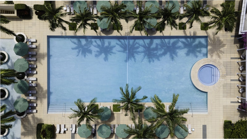 Four Seasons Hotel Miami 8/67