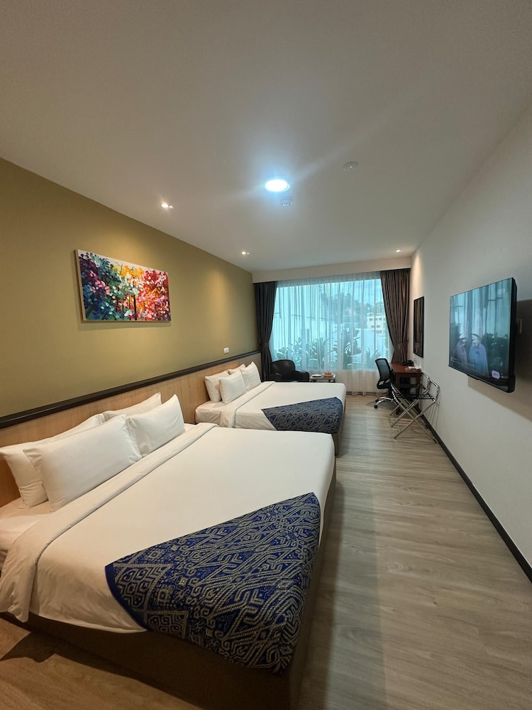 HOTEL 7 SURIA 22/40