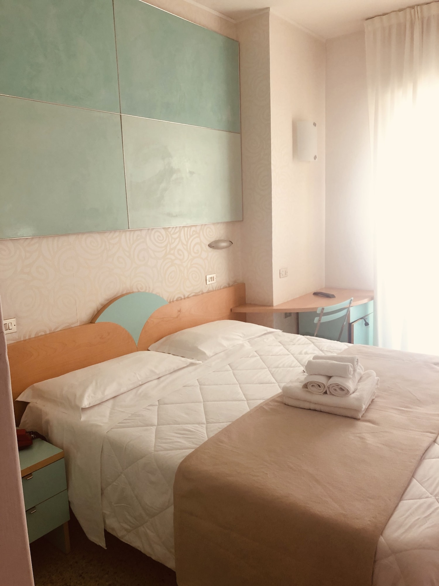 STANDARD, DOUBLE OR TWIN BED