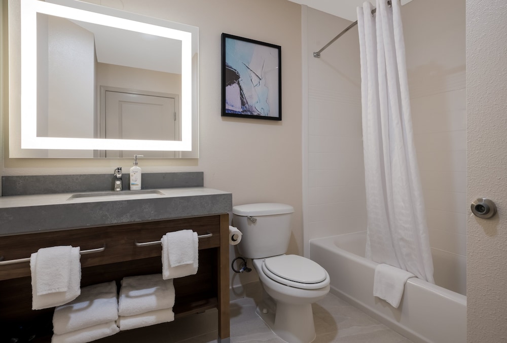 Candlewood Suites Lafayette- River Ranch 54/58