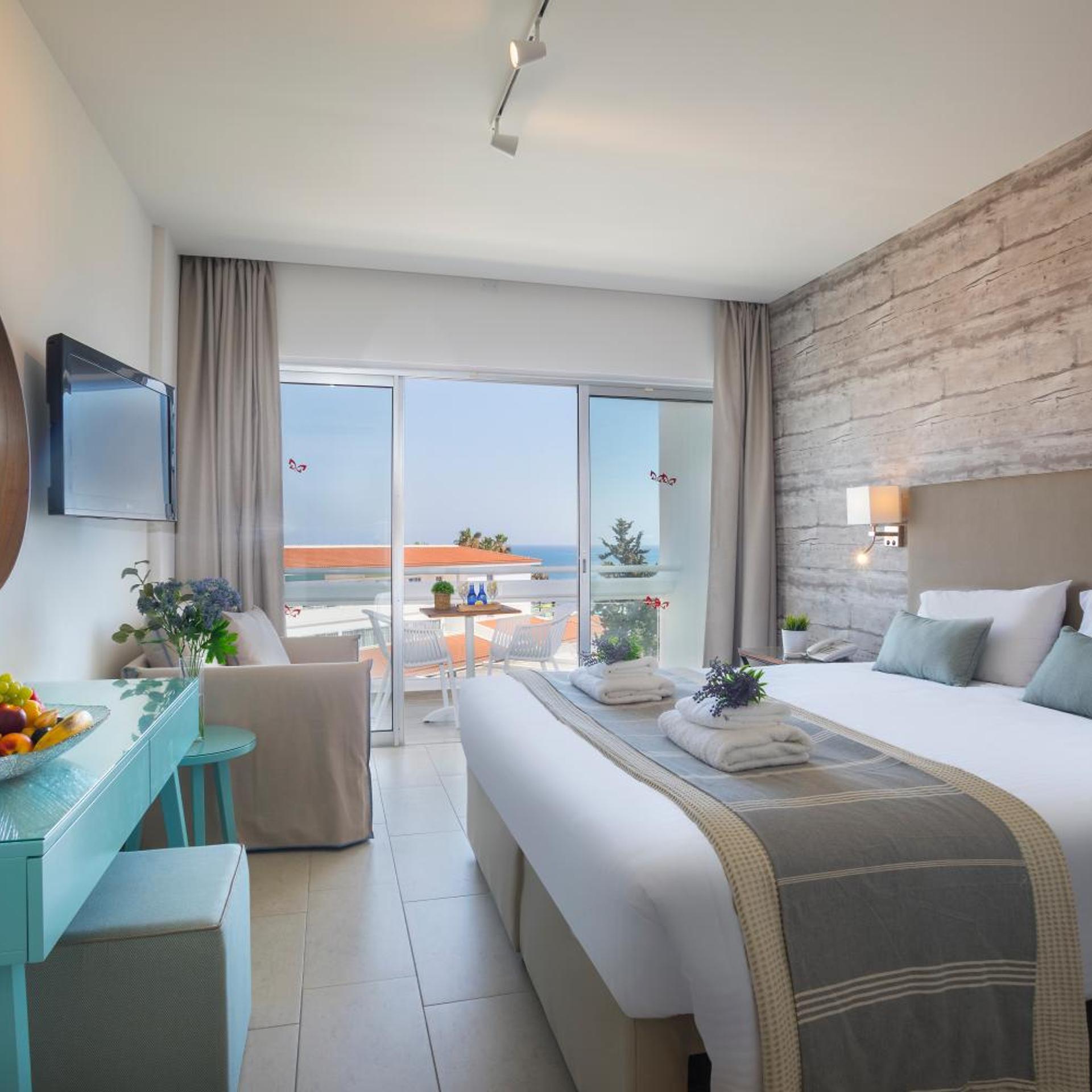 Premium, Lateral Side Sea View, Executive Lounge Access