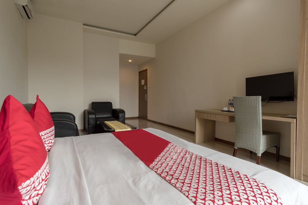 Oyo 319 Putra Mulia Hotel 12/32