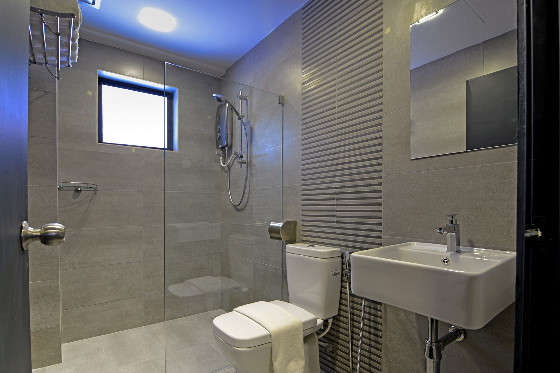 2 BEDROOMS, FAMILY SUITE