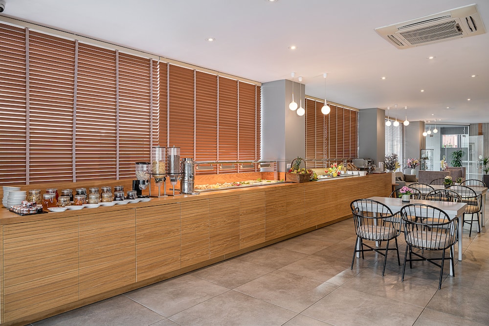 Elia Agia Marina Hotel 12/77