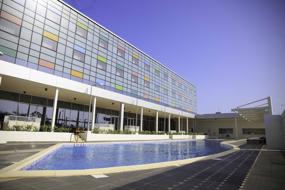 RADISSON BLU HOTEL, ABIDJAN AIRPORT 6/74