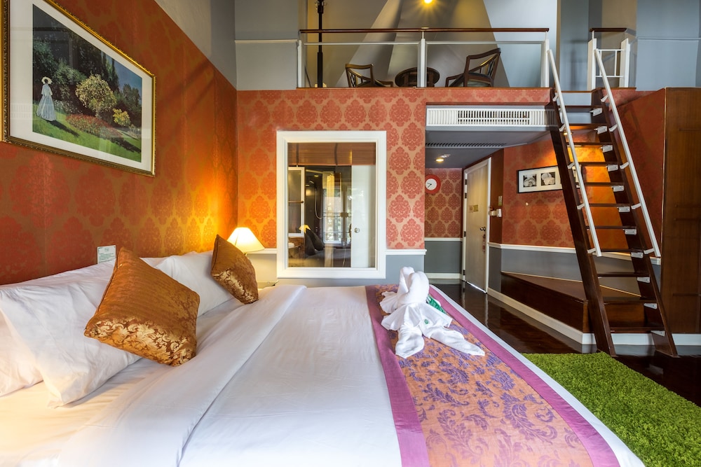 Brookside Valley Resort 18/77