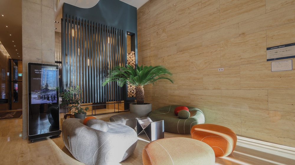 KYND HOTEL 34/50