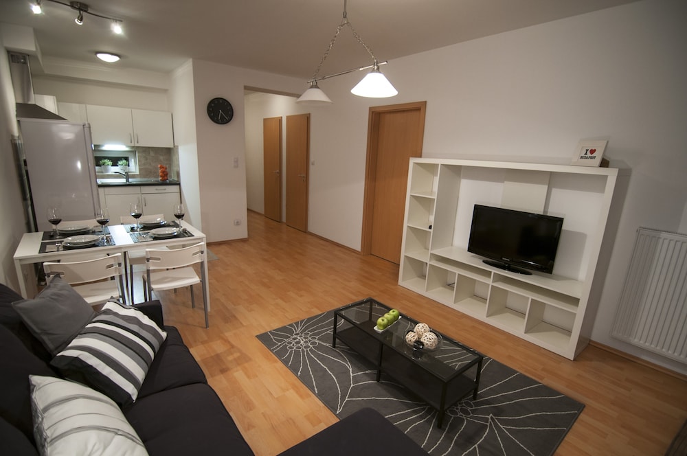 CORVIN CENTER SUITES 49/87