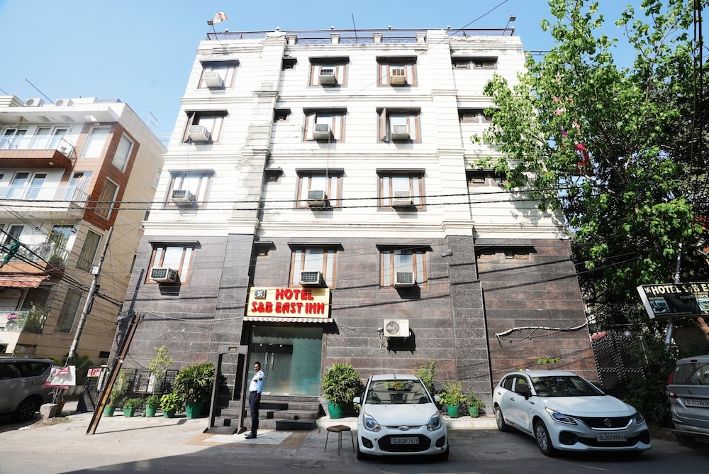 HOTEL S & B EAST INN 2/24