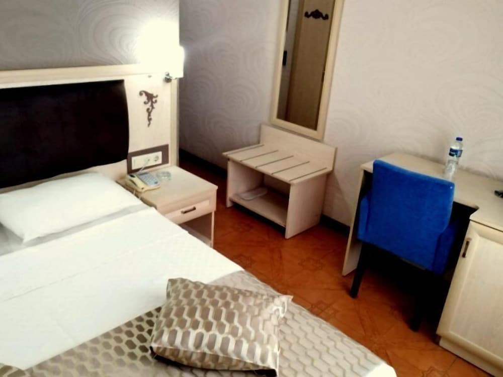 Anibal Hotel 27/38