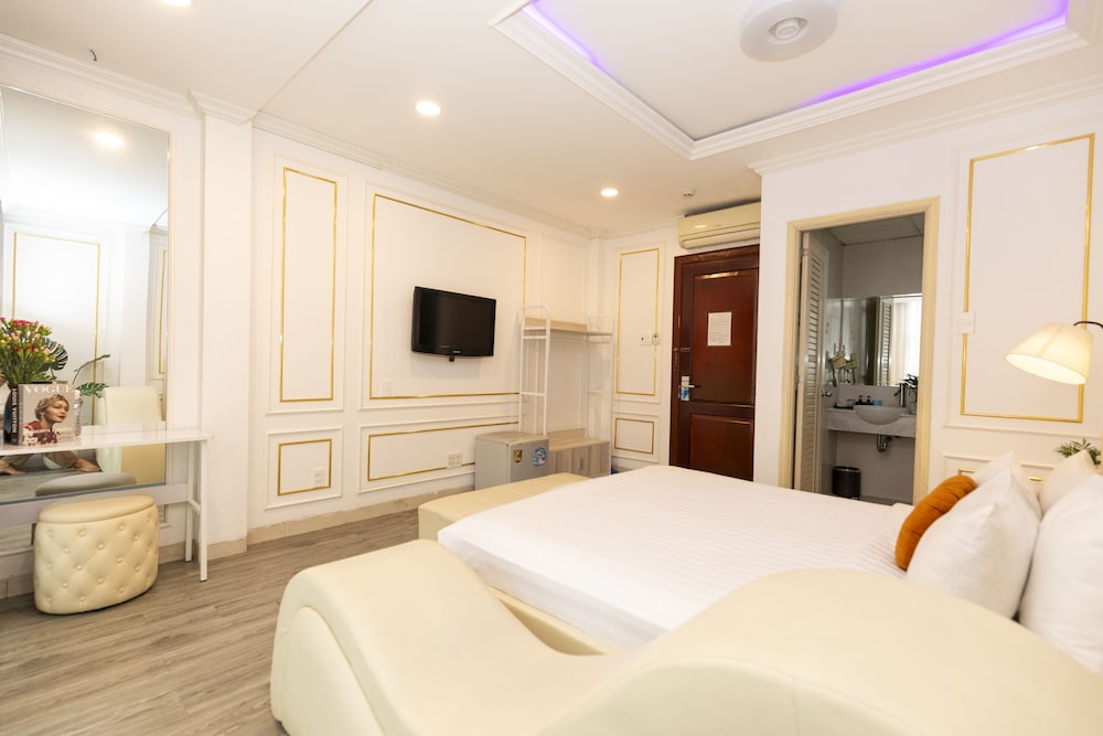 Quy Hung Hotel 32/75