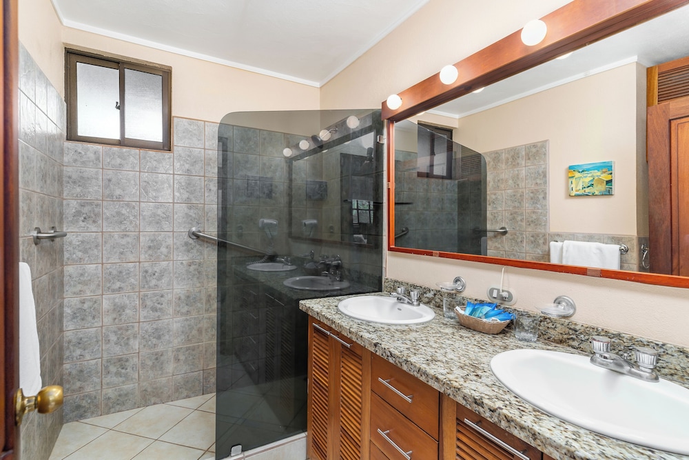 Villa Del Sueño 44/50