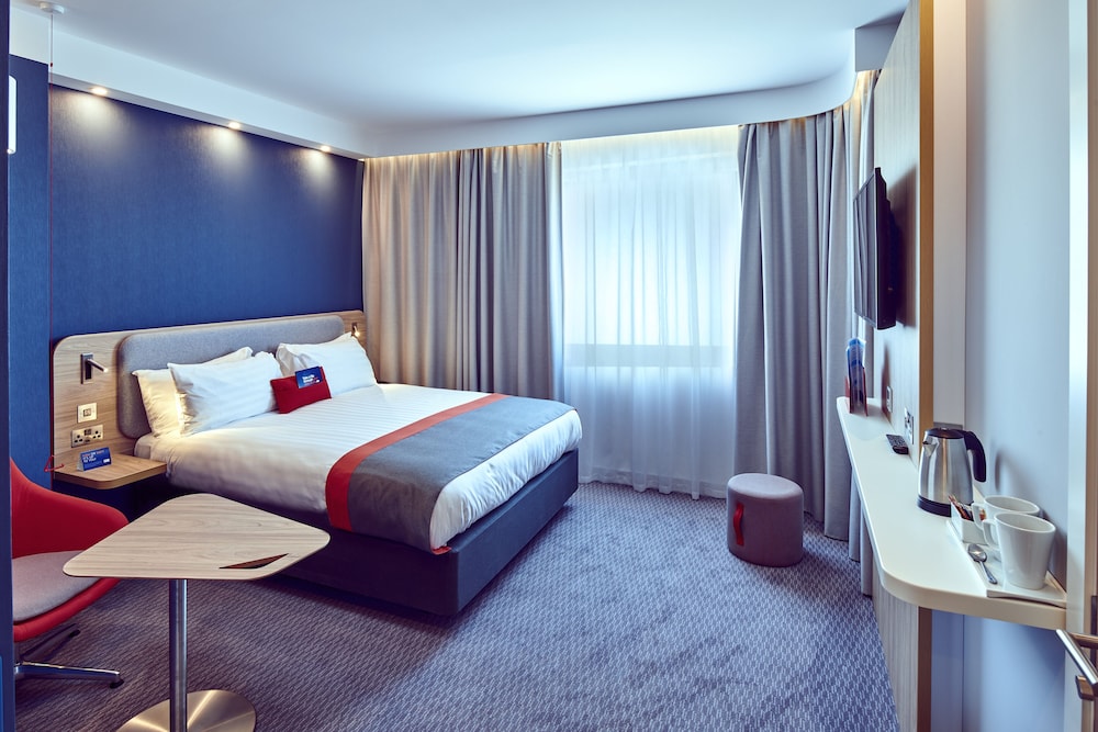 Holiday Inn Express Gibraltar 10/48