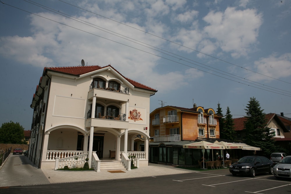 Vila Viktorija 38/40