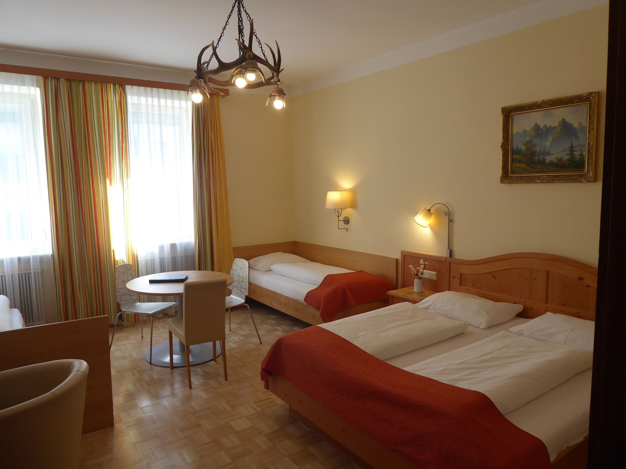 ROOM, TRIPLE