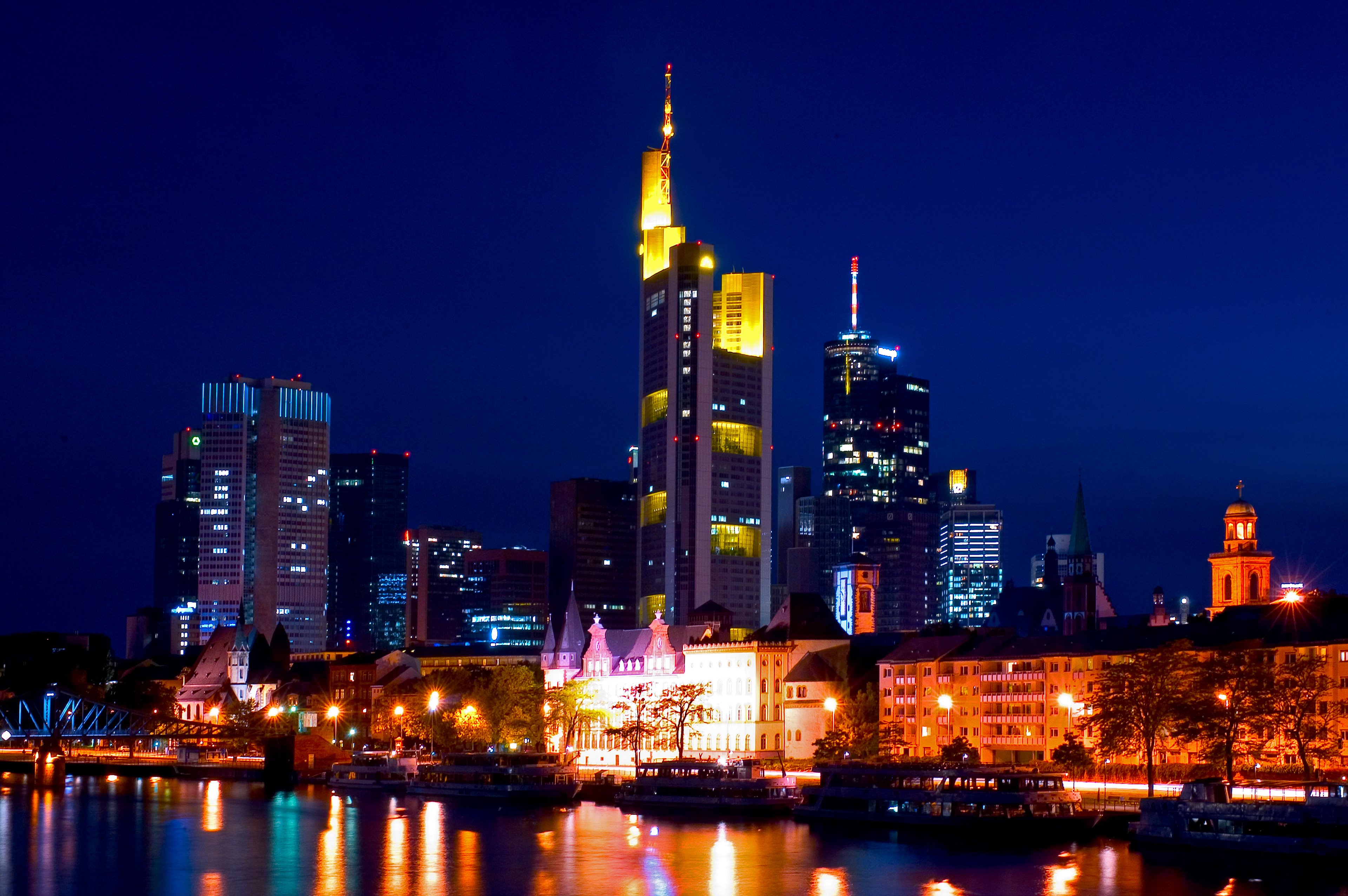 HOLIDAY INN EXPRESS FRANKFURT MESSE 35/40