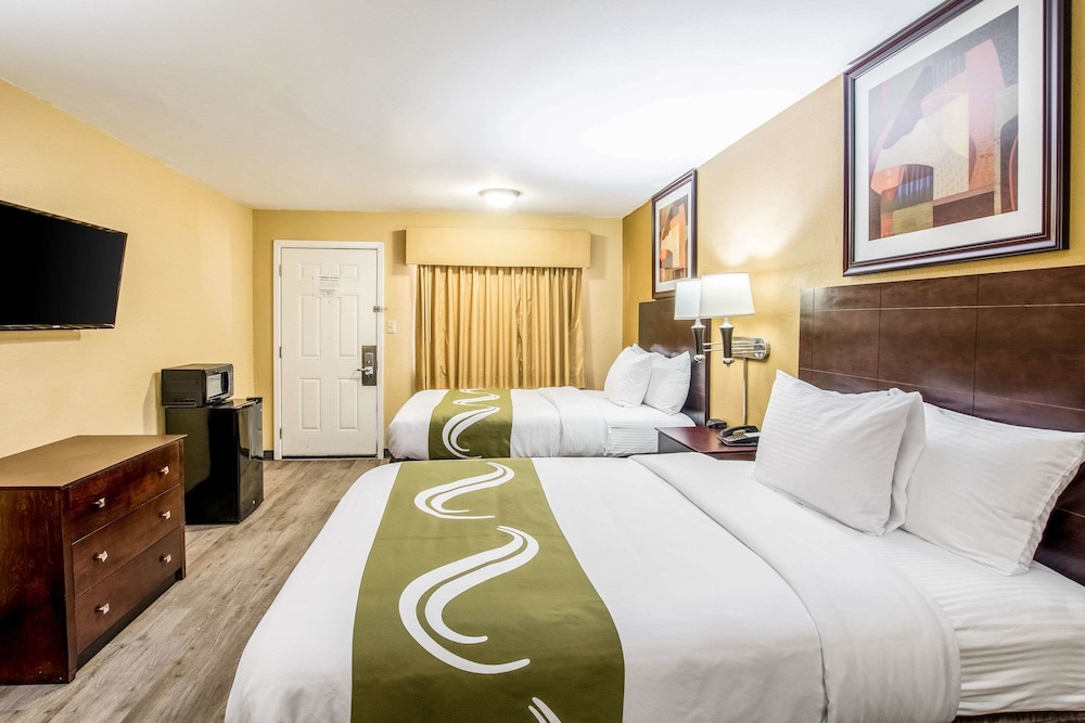 Quality Inn Corsicana, TX 13/30