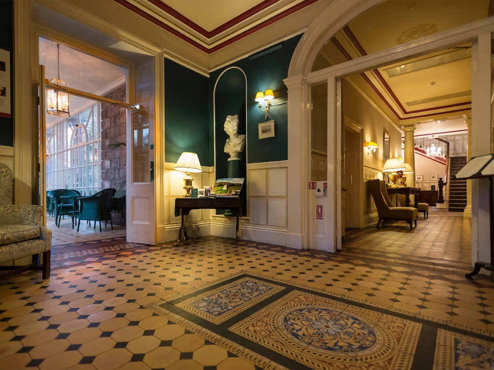 Macdonald Leeming House 4/50