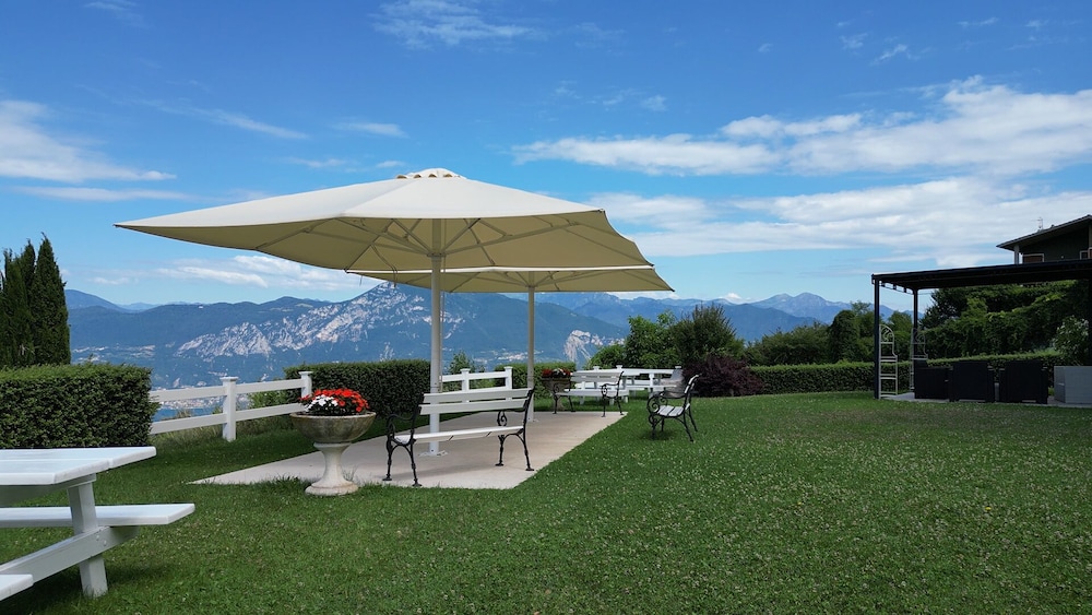 Hotel Laguna San Zeno 37/50