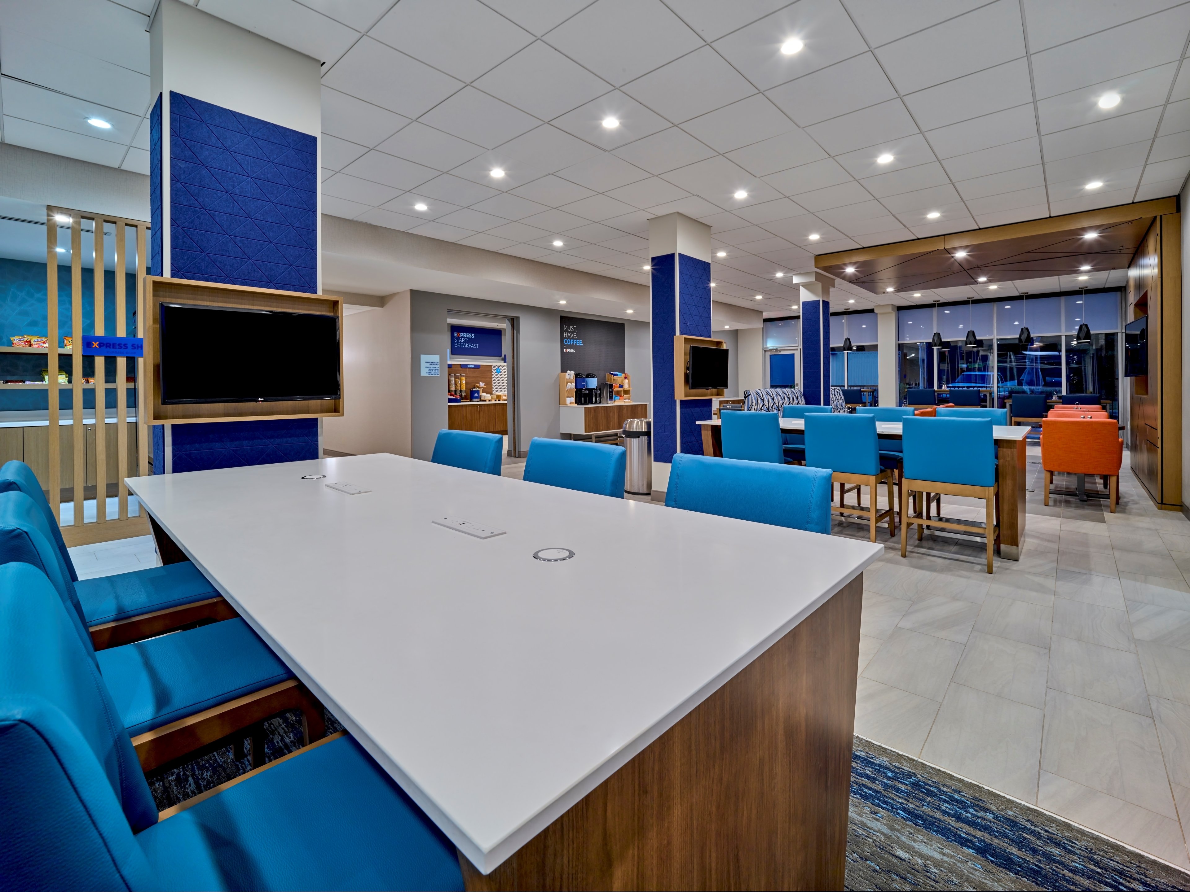 Holiday Inn Express Huntsville Space Center 26/33