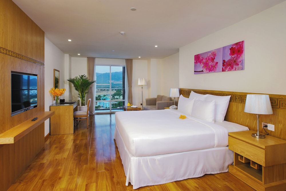 ROSAKA NHA TRANG HOTEL 33/78