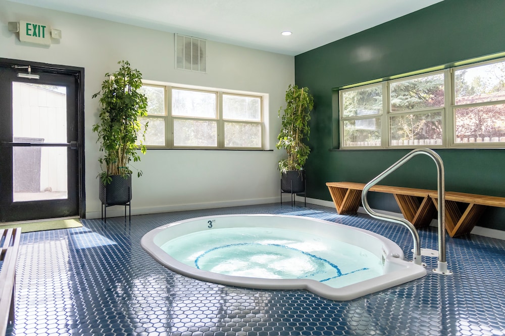 The Fold Hotels Steamboat Springs 45/65