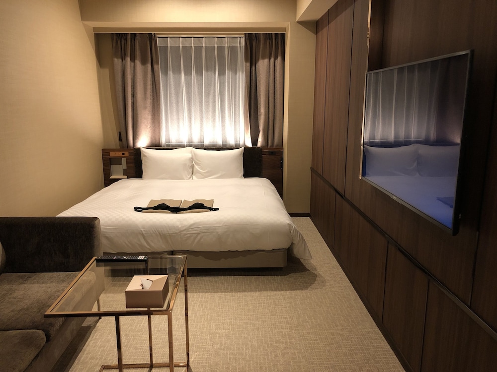 ROOM, SINGLE, KING BED
