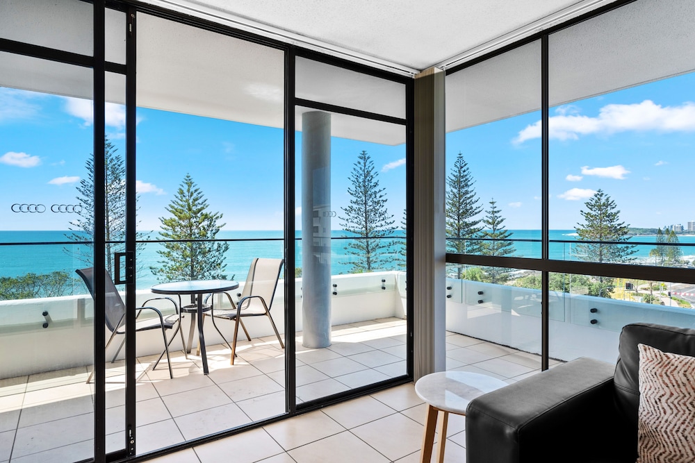 WINDWARD APARTMENTS 31/81
