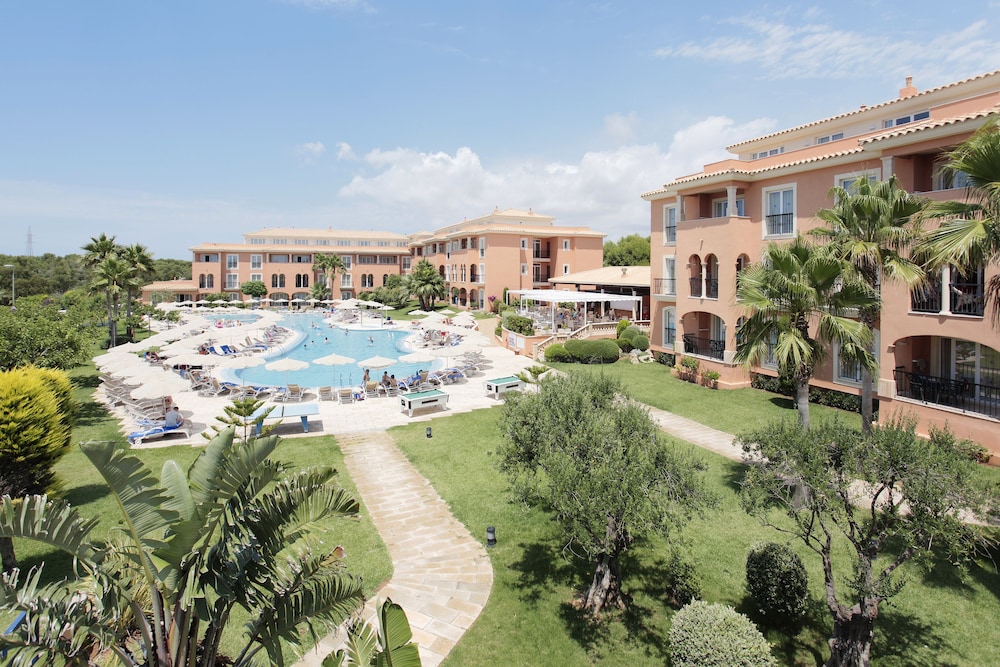 Grupotel Macarella Suites and Spa 45/51