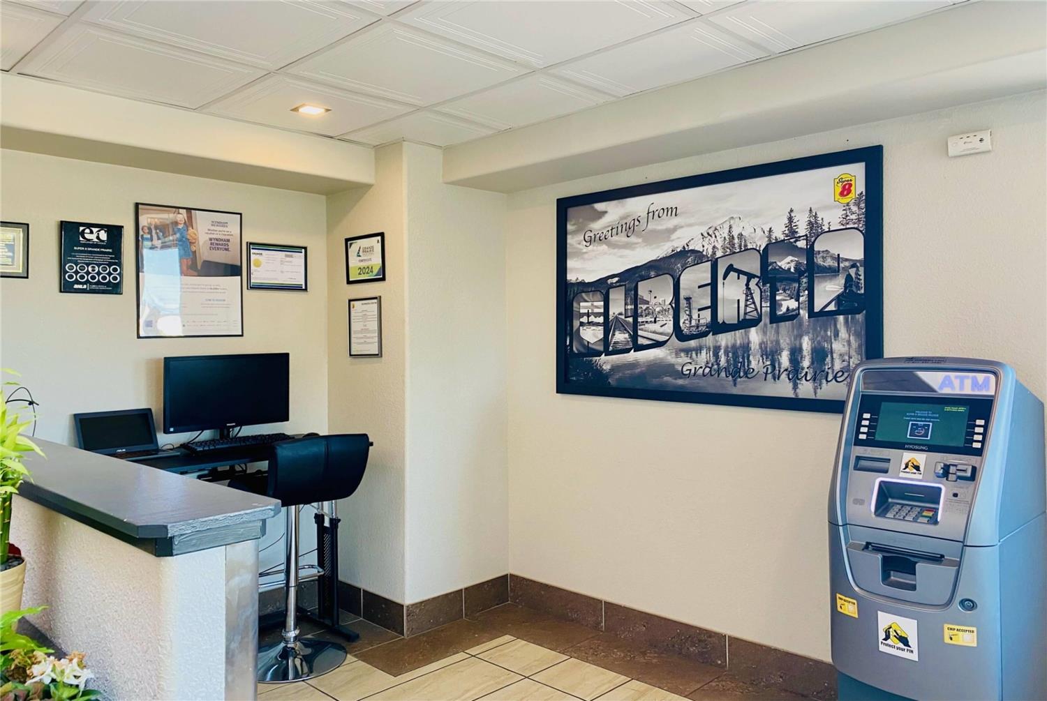 Super 8 By Wyndham Grande Prairie 4/35