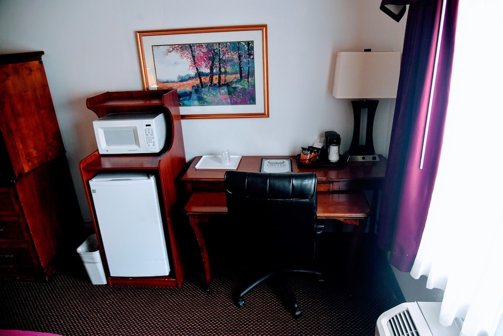 Douglas Inn Amp Conference Center 33/50