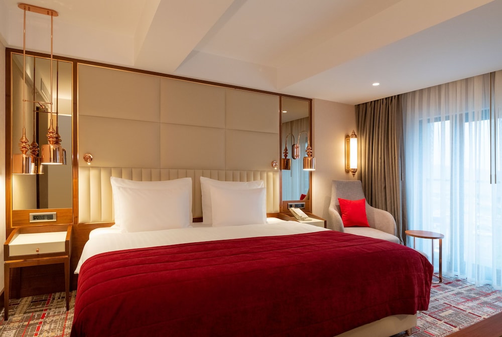 SUPERIOR, KING BED